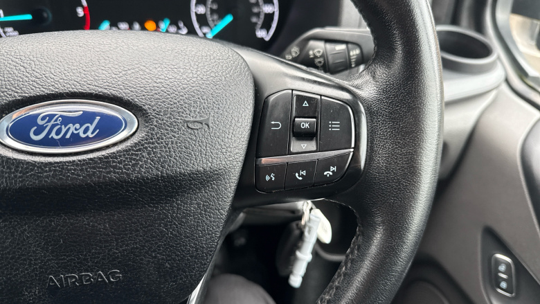 Ford Transit Custom 300 L2 Diesel Fwd 2.0 EcoBlue 130ps Low Roof Limited Van